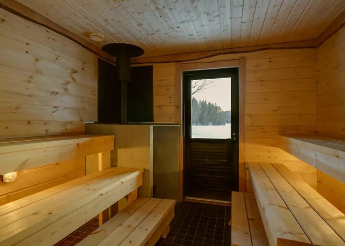 Evon Luonto - Aulangon Rantahuvila * ハメーンリンナ